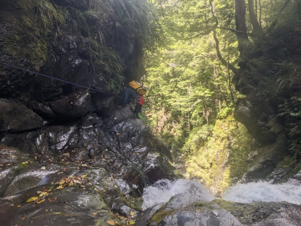 Canyoner setting handline